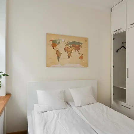 From The To The Old Town 15 Minutes Walk Apartment